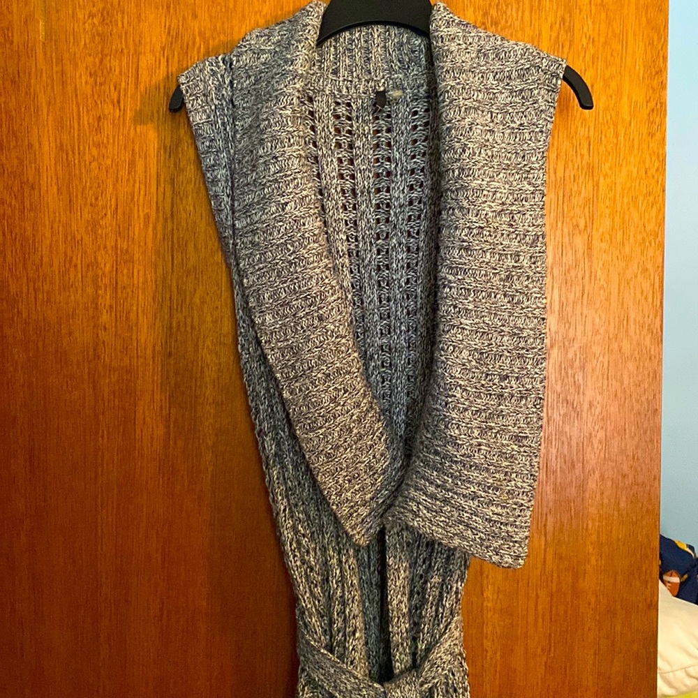 Tahari vest M size